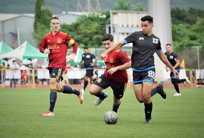 運動外交參一「腳」Copa America Taiwan足球賽輔大開踢  