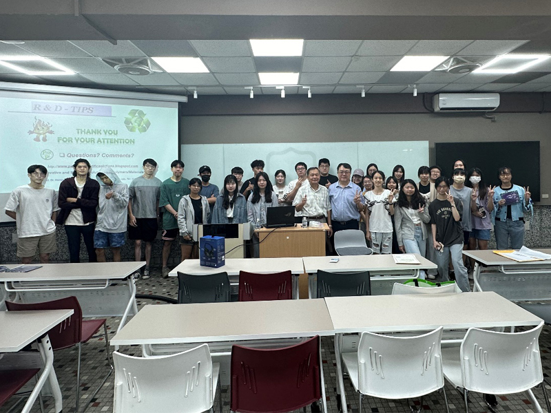 Dr. Hsinjin E. Yang from the Society of Plastics Engineers (SPE) visited FJCU